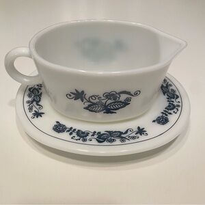 Vintage Pyrex Old Town Blue (Blue Onion) Gravy Boat